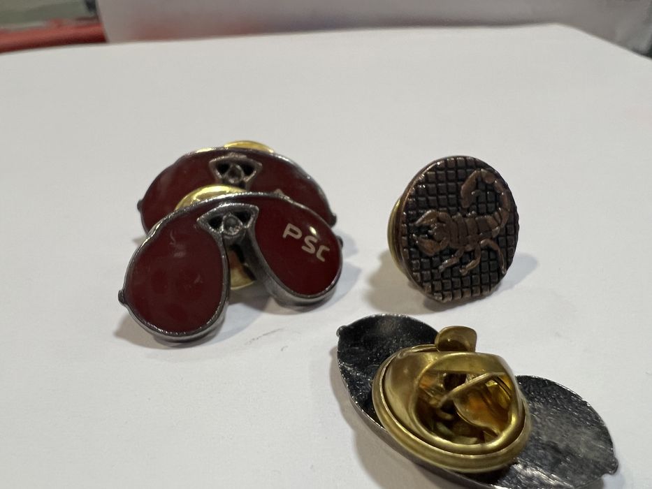 Значок на одяг