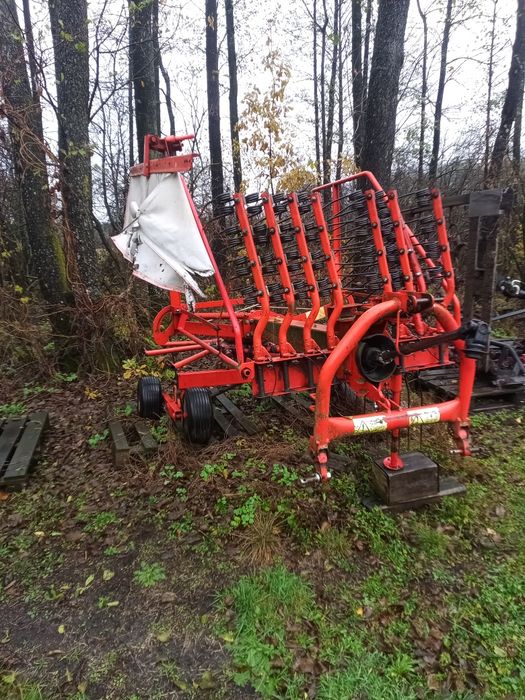 Zgrabiarka karuzelowa Kuhn GA 4121 Masterdrive