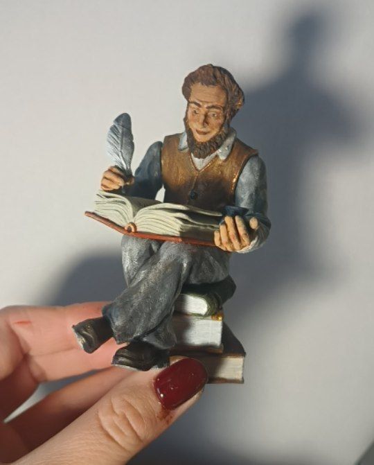 Художник по мініатюрі