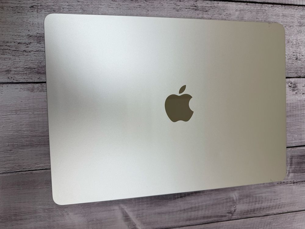 MacBook Air 13.6 STL/10C GPU/8GB/512GB назапчастини