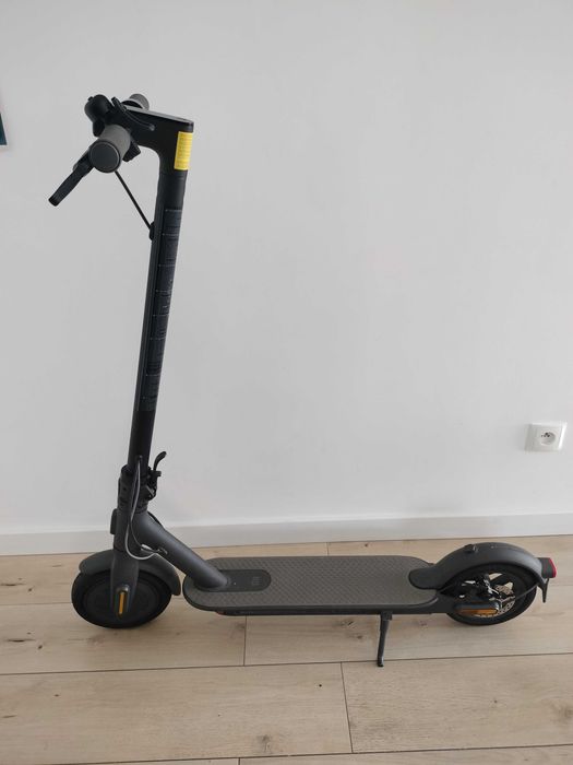 Hulajnoga Elektryczna Xiaomi Mi Electric Scooter Essential