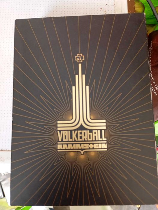 Pink floyd , rammstein , red hot chili peppers etc dvds