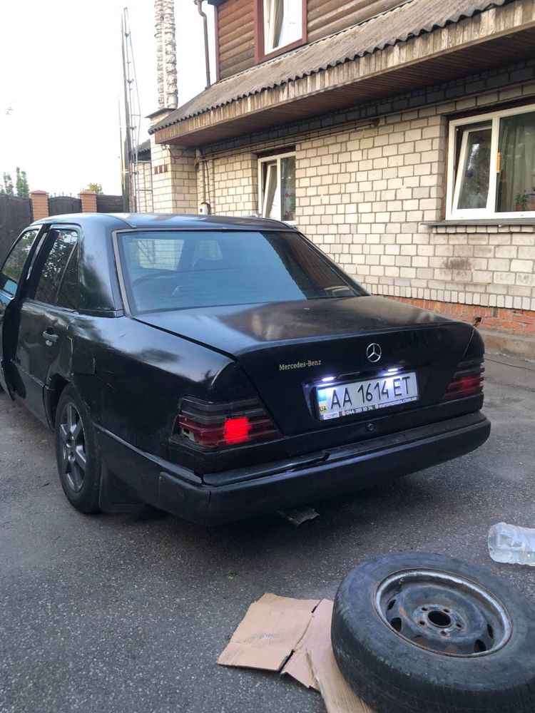 Mercedes w124 260e