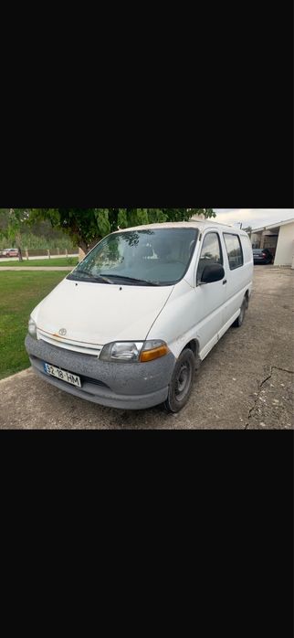 Toyota hiace 2.4D 6 lugares