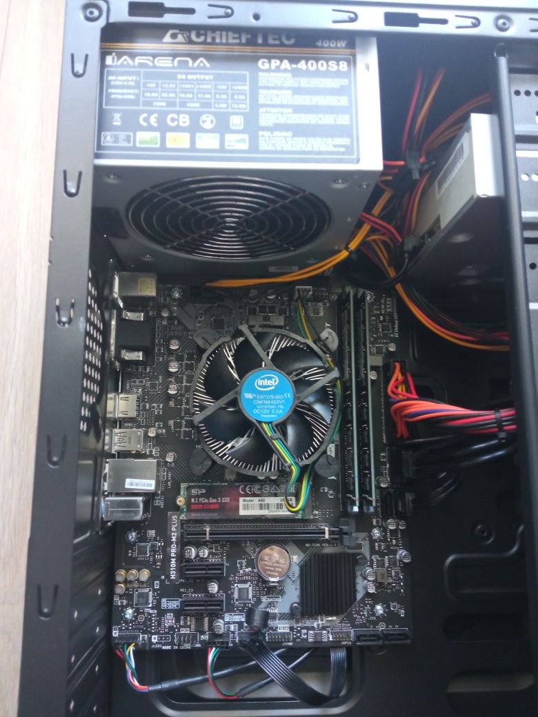 Komputer stacjonarny i5-9400, 8GB RAM, 256GB SSD M.2, Intel HD, Win 11