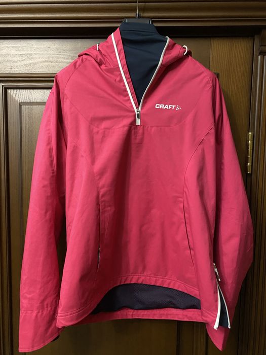 Продам  спортивную куртку фиры “Craft»