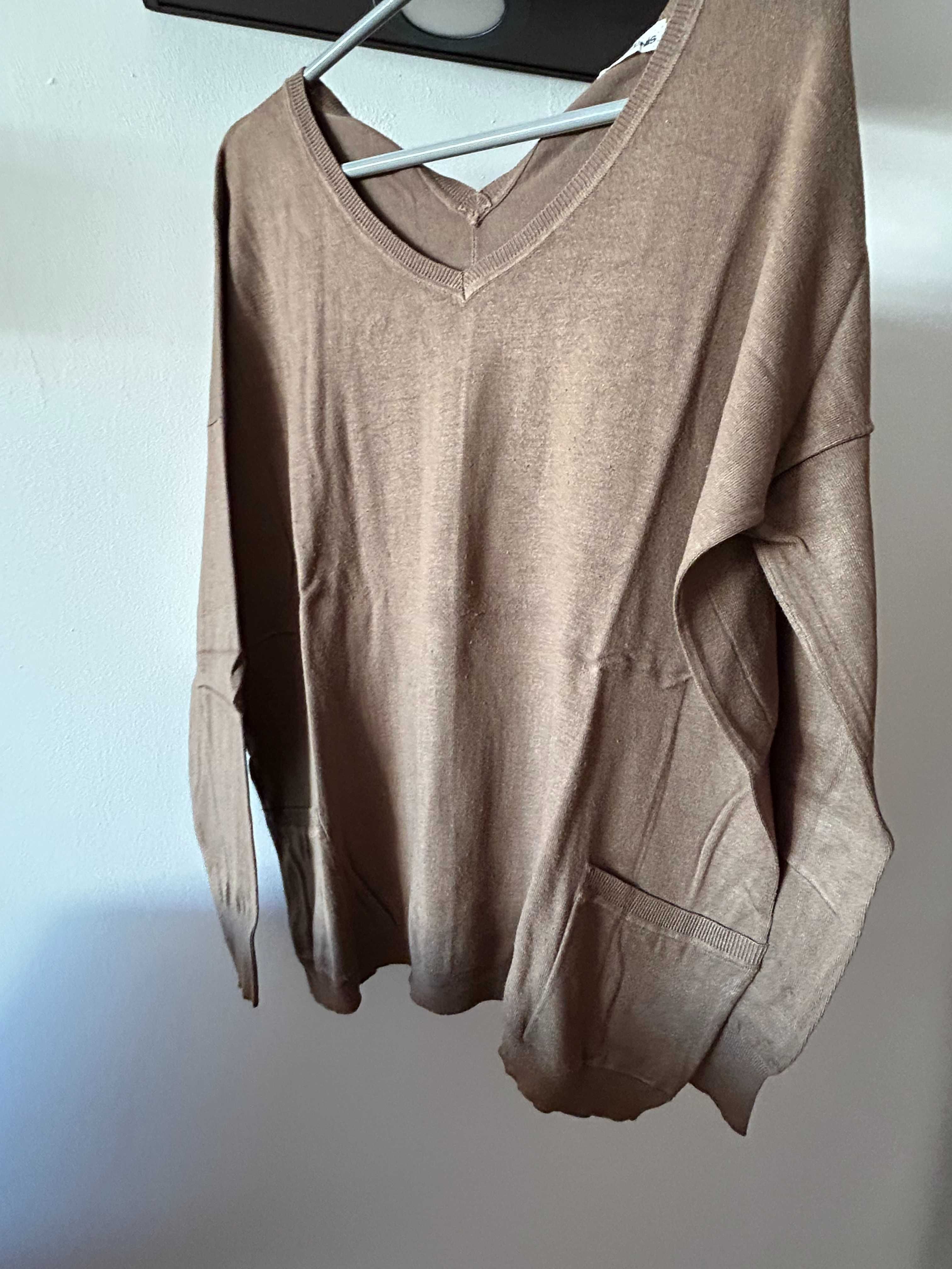 Camisola larga com bolsos