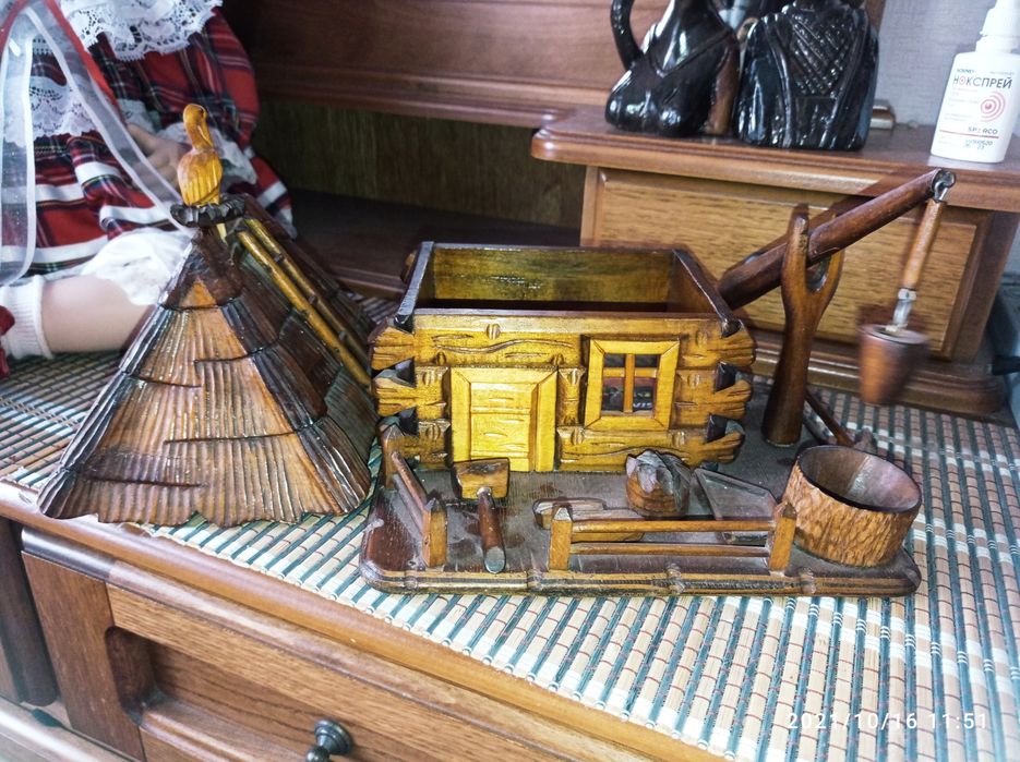 Шкатулка дерево, антиквариат, статуэтка