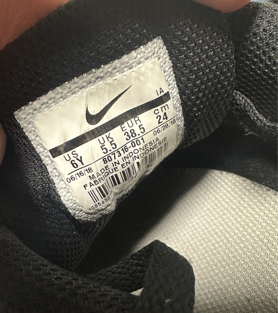 Оригінальні кросівки Nike MD Runner air max 38,5 розмір 24,5 см