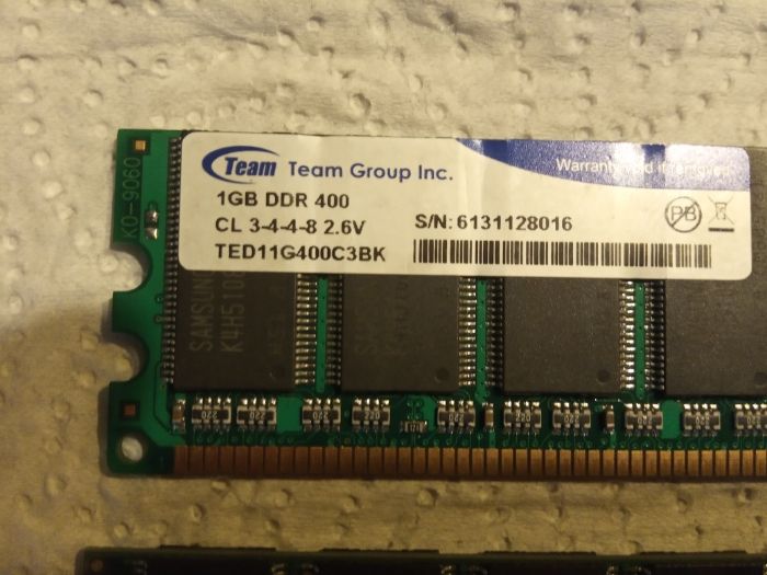 Memorias para torre de DDR400 1g e menos