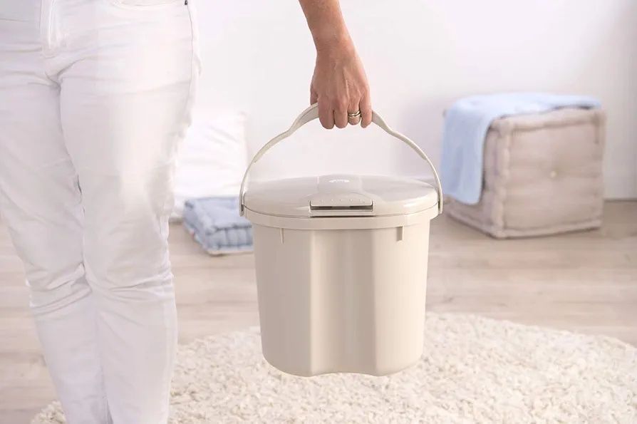 Kosz na pieluchy Rotho Babydesign TOP perłowy kremowy 11 litrów