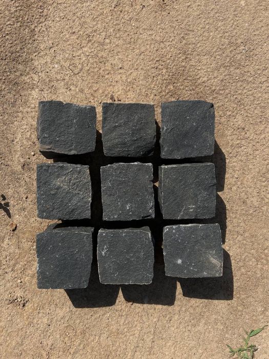 Kostka bazaltowa łupana Premium 10cm