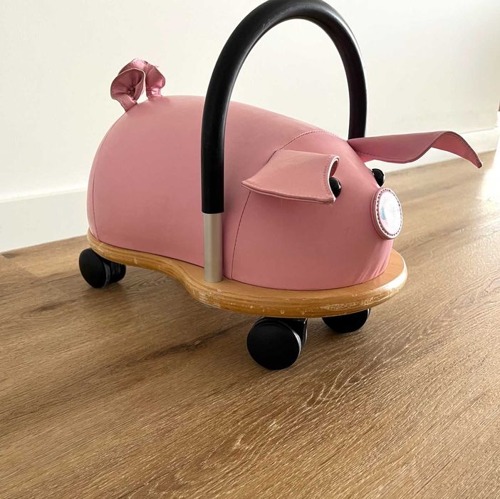Andador Wheely Bug (Porquinho) – Ride-On infantil em ótimo estado
