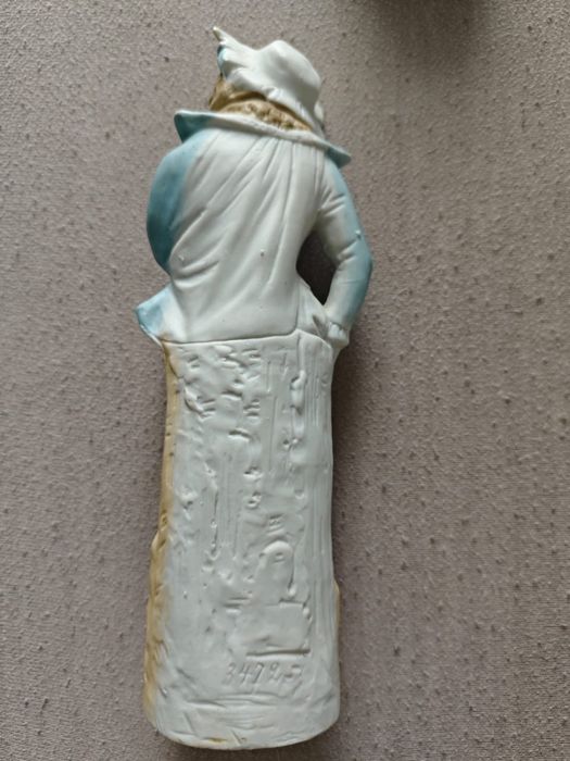 Статуетки ручної работи