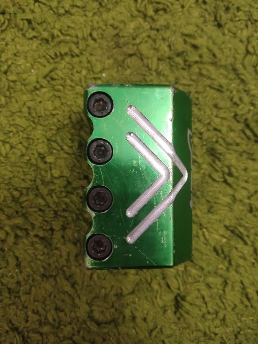 СКС зажим на трюковой самокат