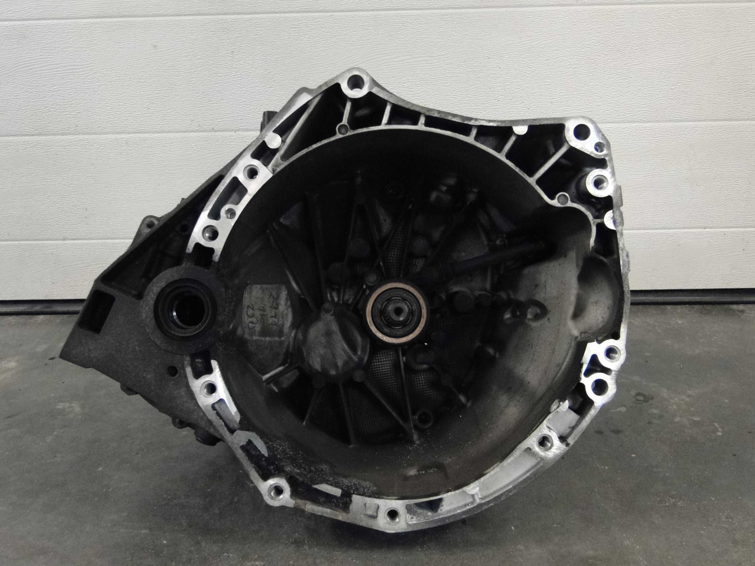 КПП коробка передач Nissan TIIDA VERSA  1.8 2007-2012р. 32010EE400