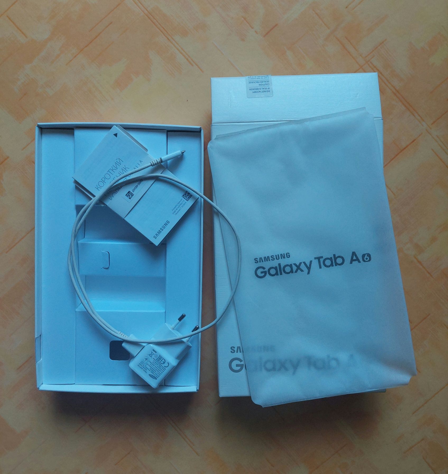 Планшет Samsung Galaxy Tab A (LTE).
