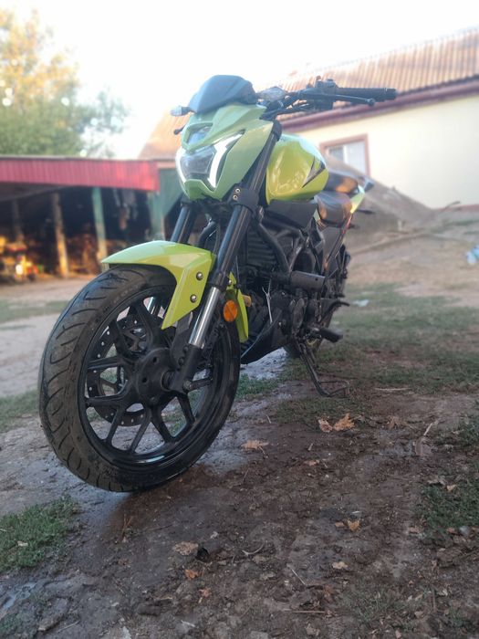 LIFAN SR 200 мотоцикл на полном ходу