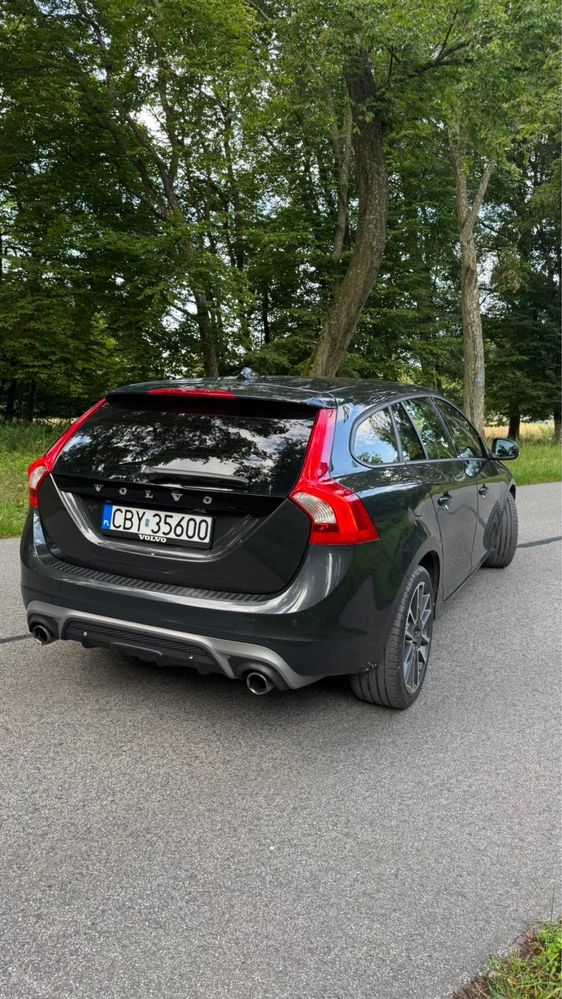 Sprzedam Volvo V60 – 2015 rok, automat, zadbany, garażowany