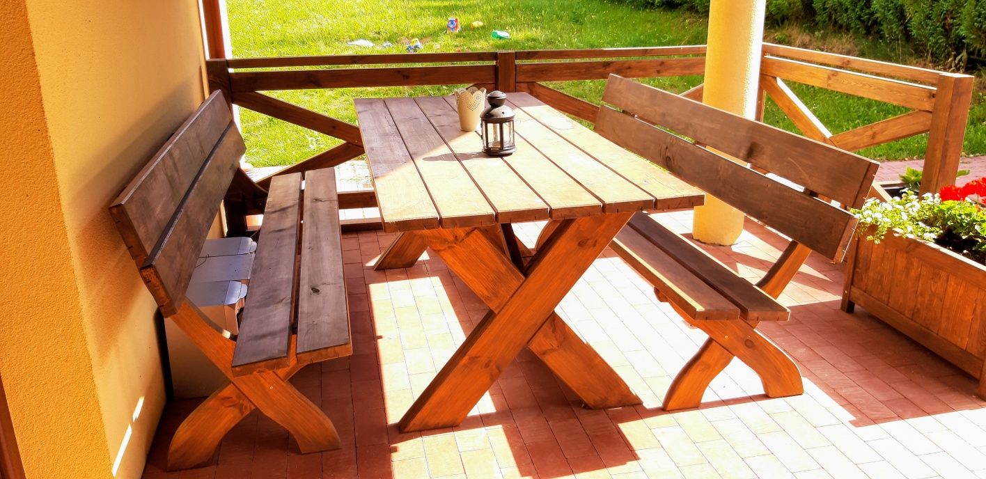 Nowe meble ogrodowe, stół i ławki z drewna o długości 200 cm
