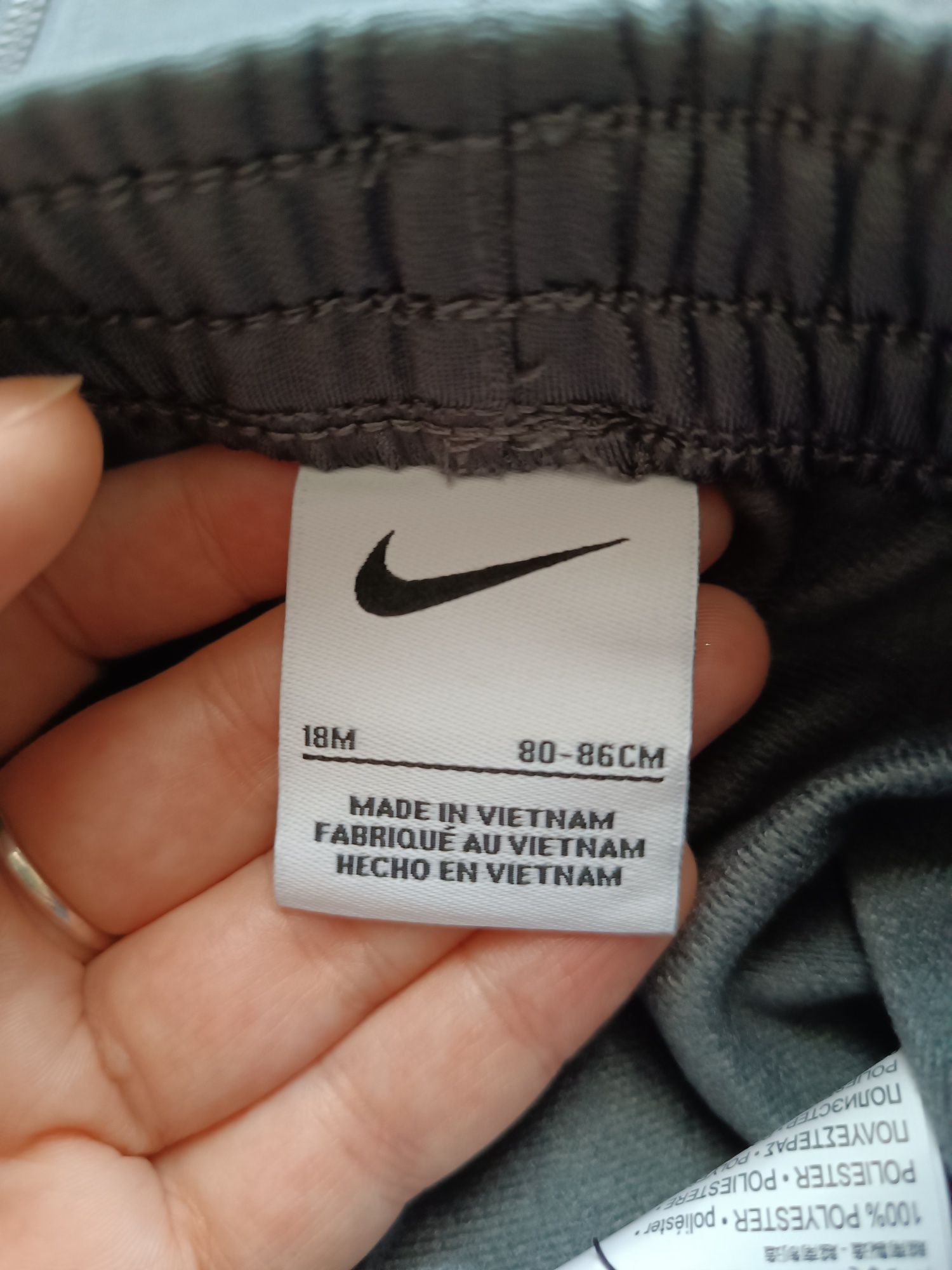 Orginalny komplet dresowy Nike dla chłopca