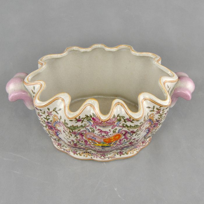 Floreira com brasão em Porcelana da China com Craquelê