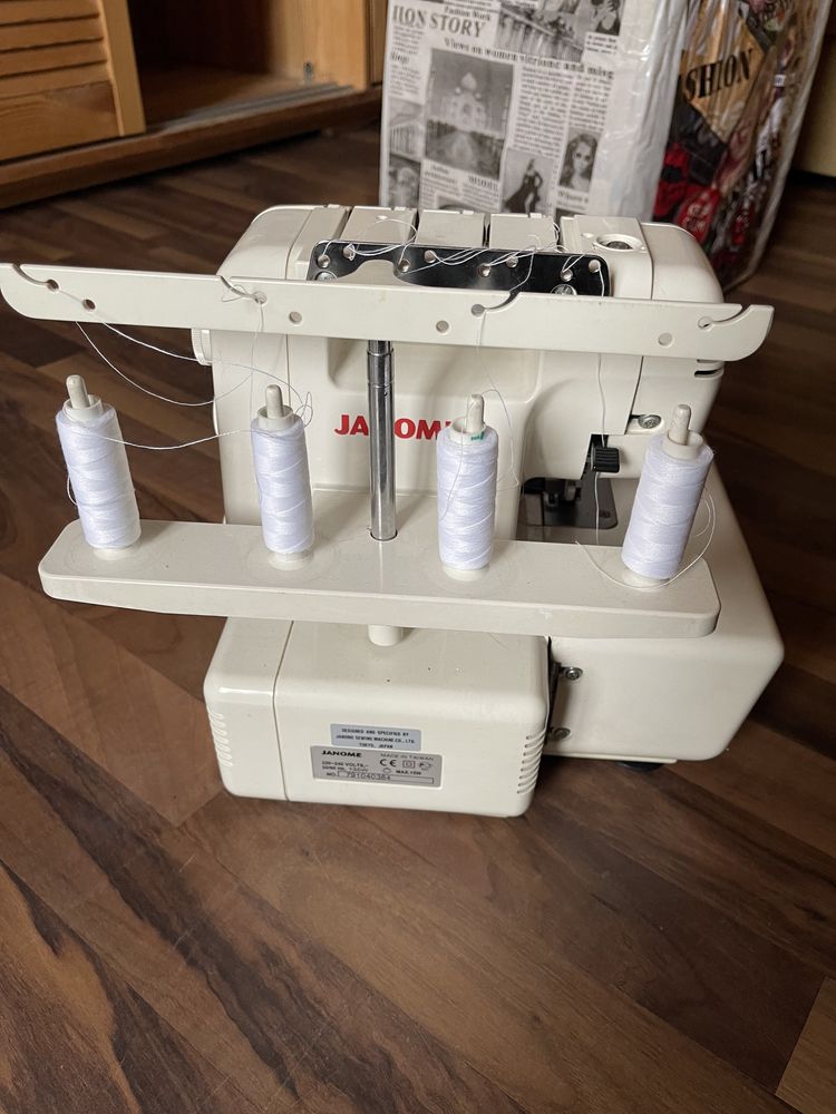 Оверлок Janome 644D б/у