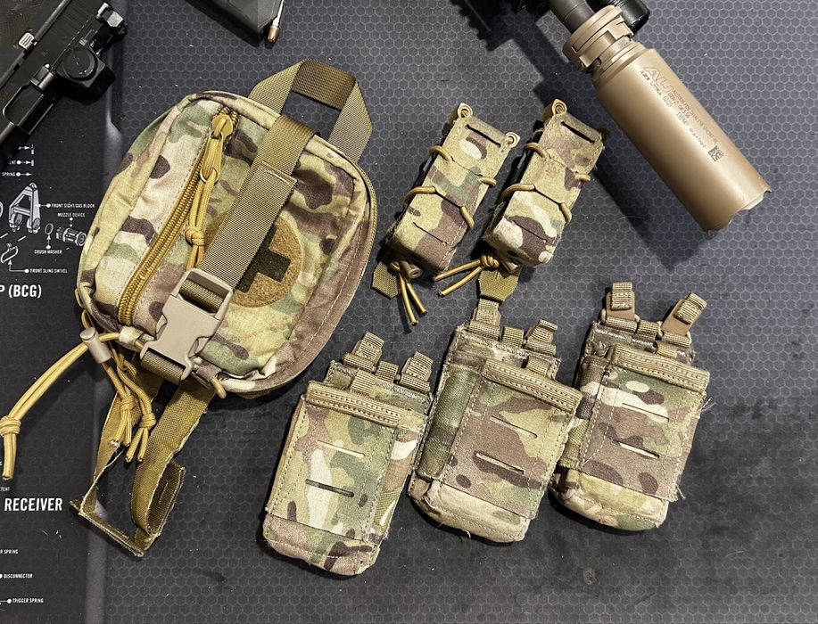 Zestaw ładownic Templars Gear i 5.11 flex w Multicam