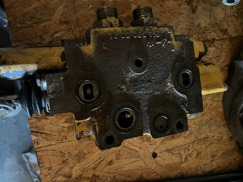 Sekcje rozdzielacza CAT