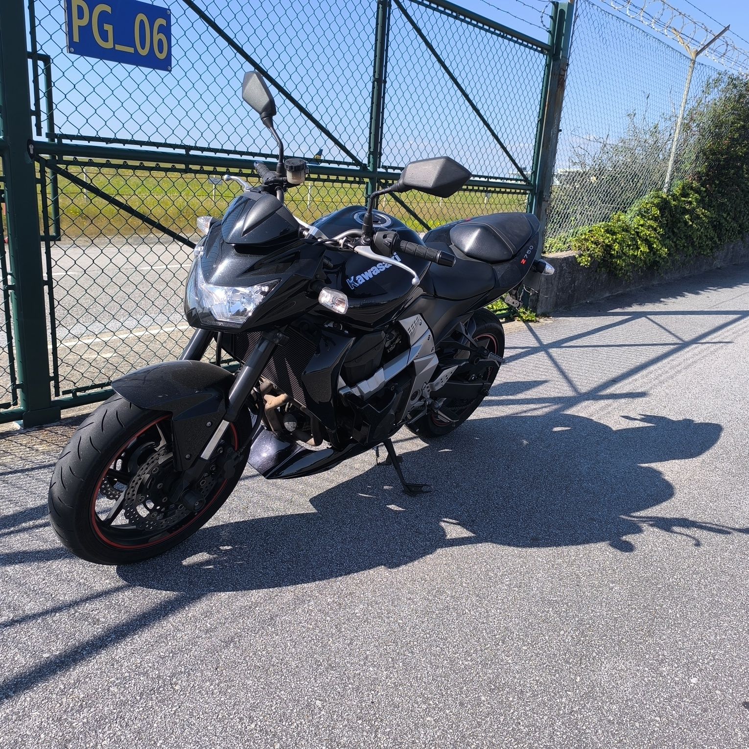 Kawasaki z750 Naked