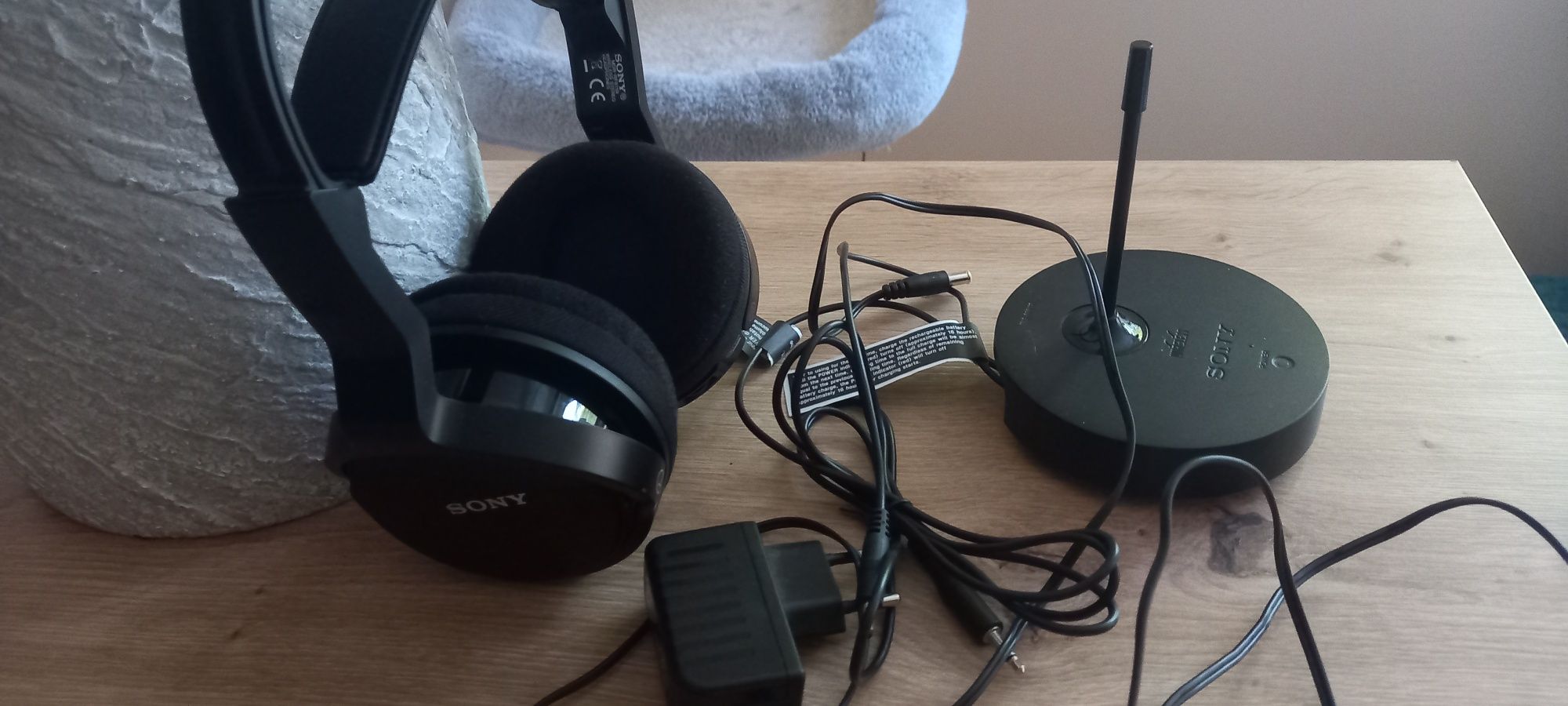 Słuchawki bezprzewodowe nowe Sony MDR-RF811R