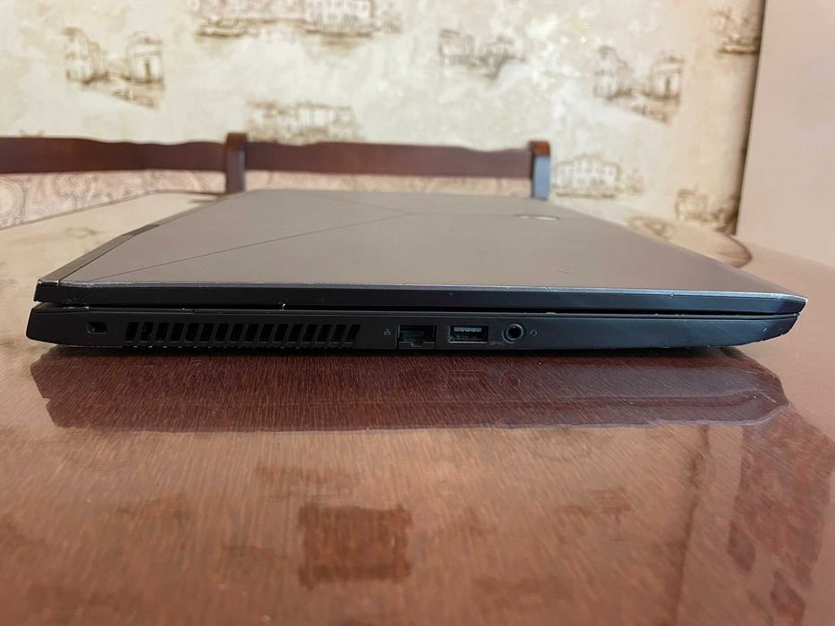 Ноутбук 17" QHD Alienware M17 (I7-9750H/16Gb/SSD1Tb/RTX2070)