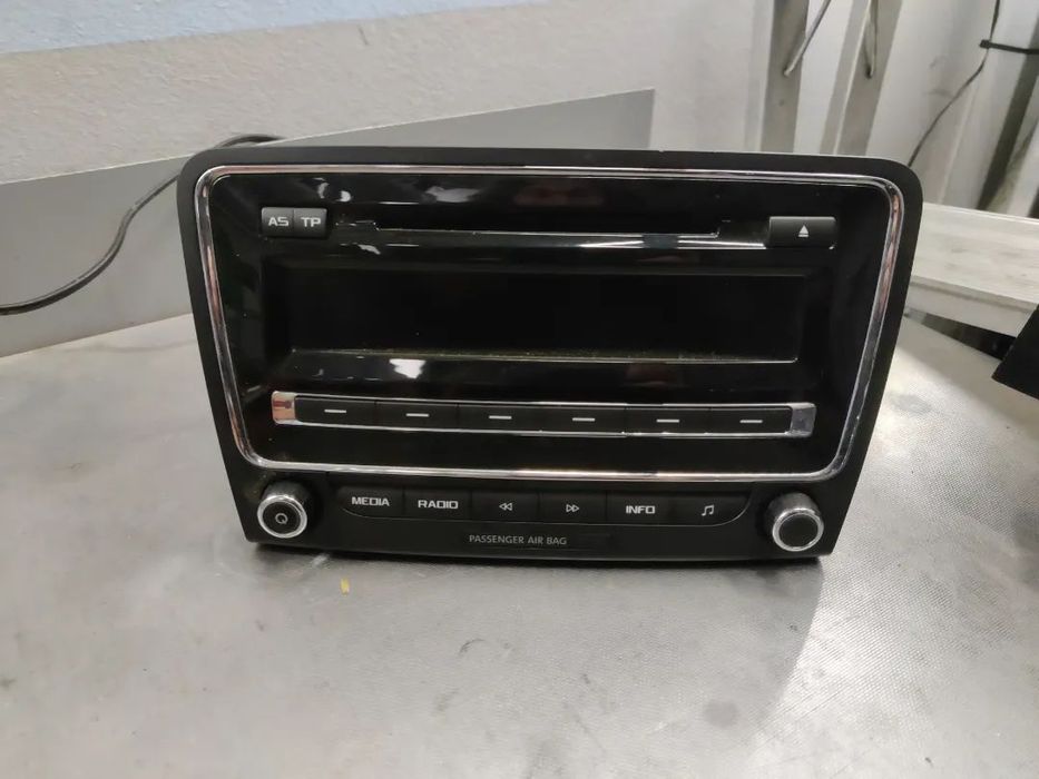 Radio CD Swing Skoda Superb 2 II Lift FL Delphi 3T0035161K