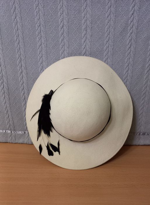 Капелюх фетровий Англія молочного кольору