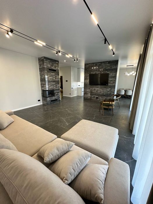 Будинок з новим дизайнерським ремонтом у Стоянці, 8 соток, 165 м2