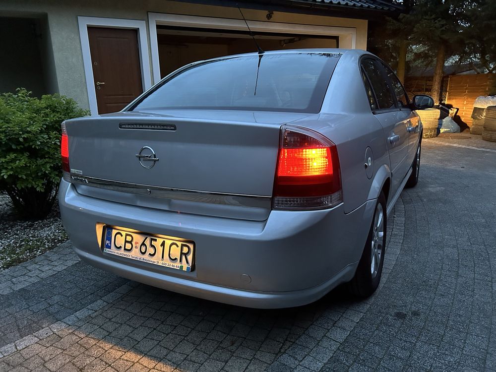 Opel Vectra 1.6 benzyna 2008r.