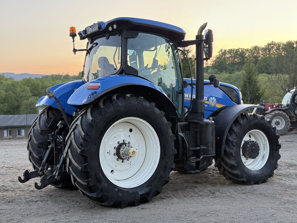 New Holland T7.245 rok 2018 Pneumatyka T7.270 z Niemiec