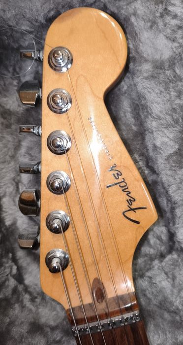 Gitara elektryczna Fender Stratocaster Deluxe USA