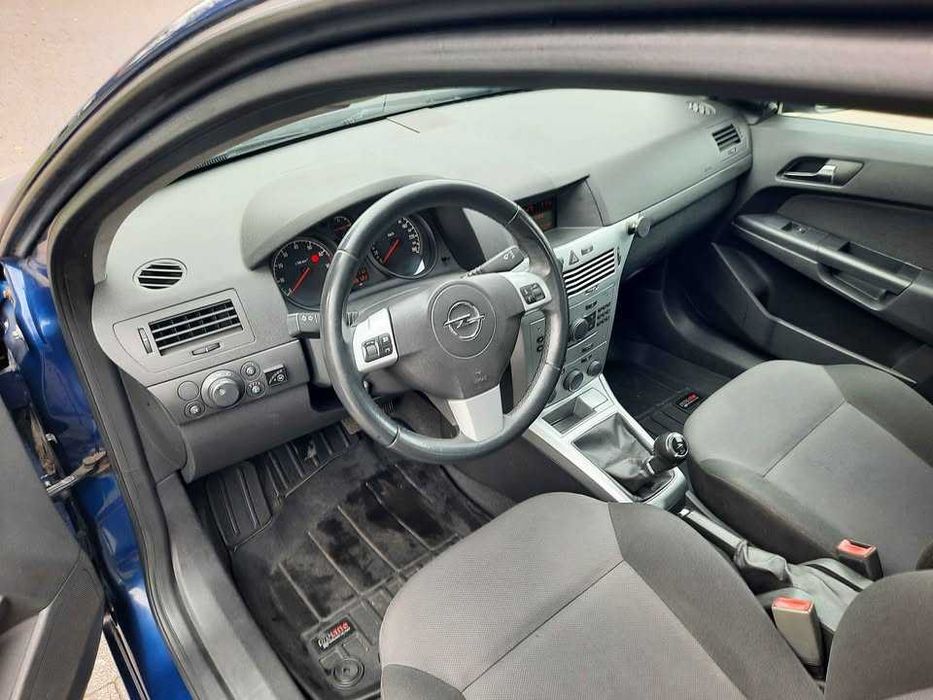 Opel Astra 1.4 Gaz. Rok 2010