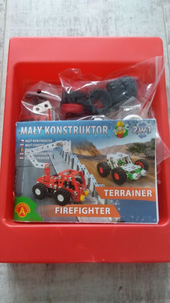 Mały Konstruktor-Firefighter-Terrainer