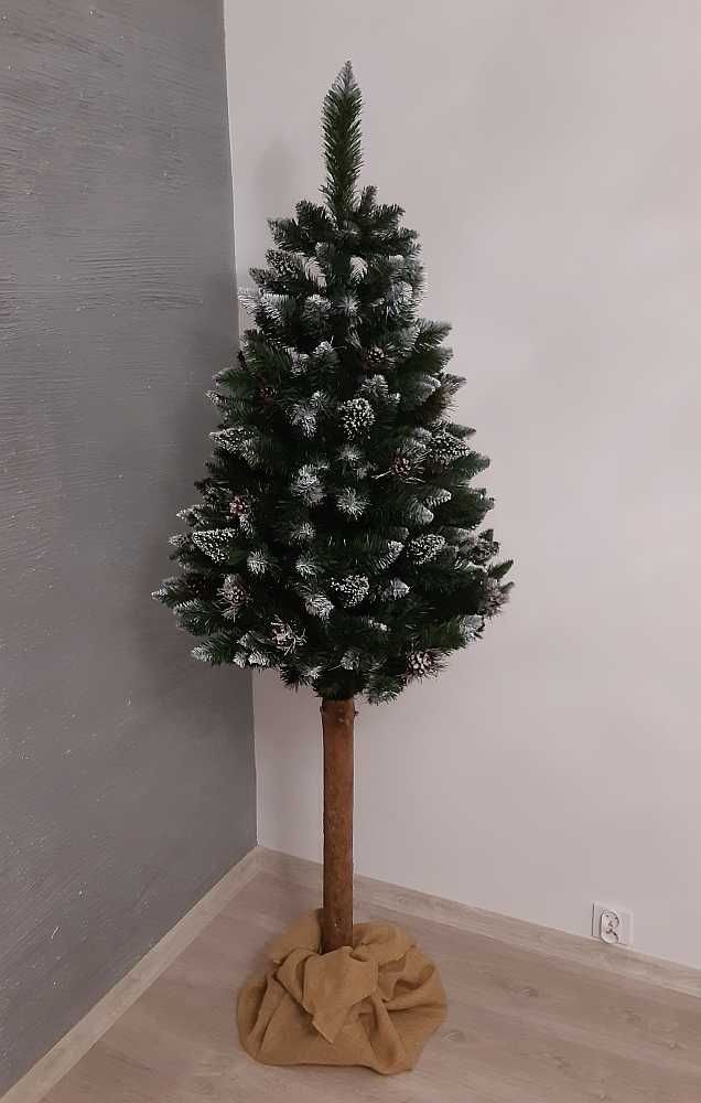 Choinka sztuczna ośnieżona na pniu z brokatem i szyszkami 120 cm