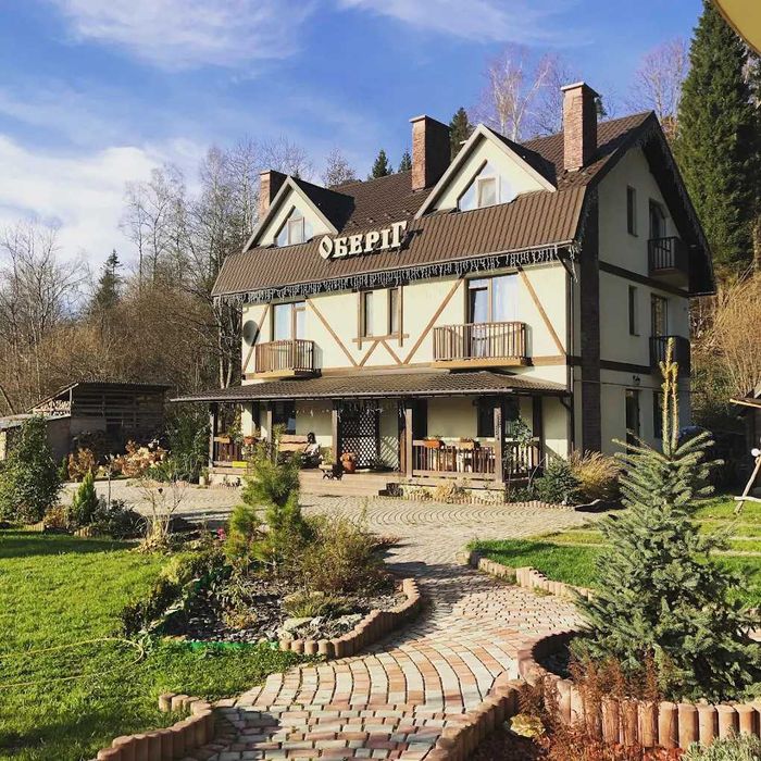 Готель - Садиба курорт з цілющіми мінеральними водами - Східниця