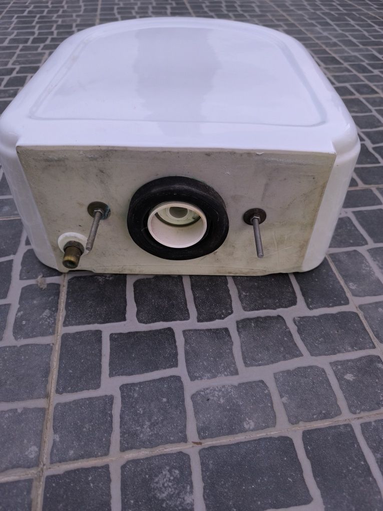 Conjunto de dois autoclismos Indusa
