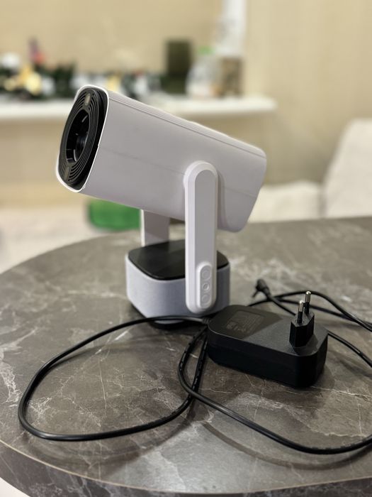 Продам проектор К2, со встроеным динамиком и аккумулятором