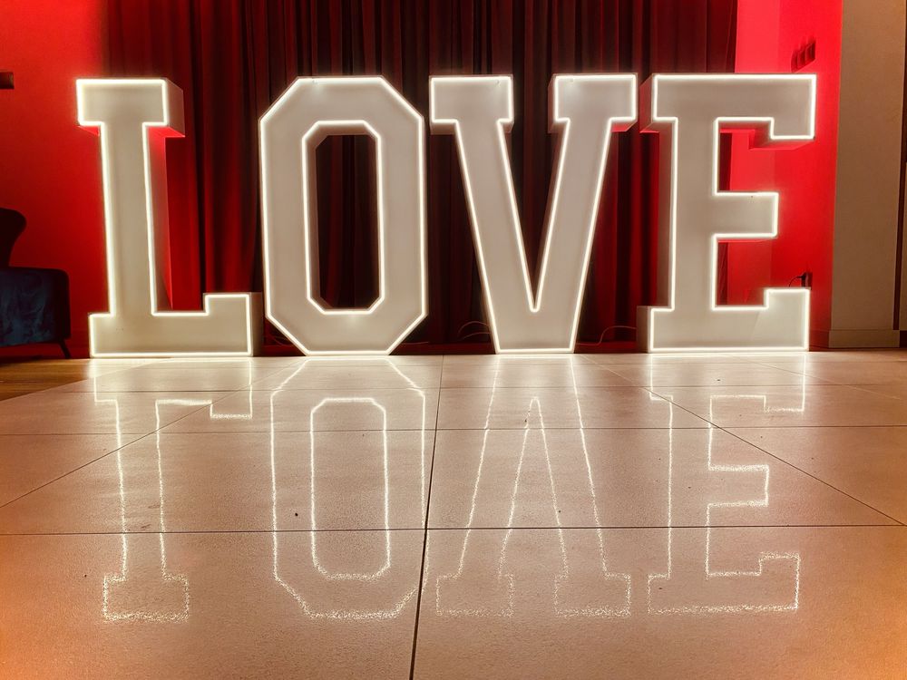Napis LOVE miłość neonowy 120cm stojace litery  dekoracja wesele