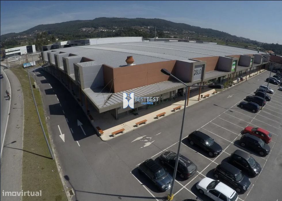 Loja Para Arrendar No Open Center, Adães – Barcelos