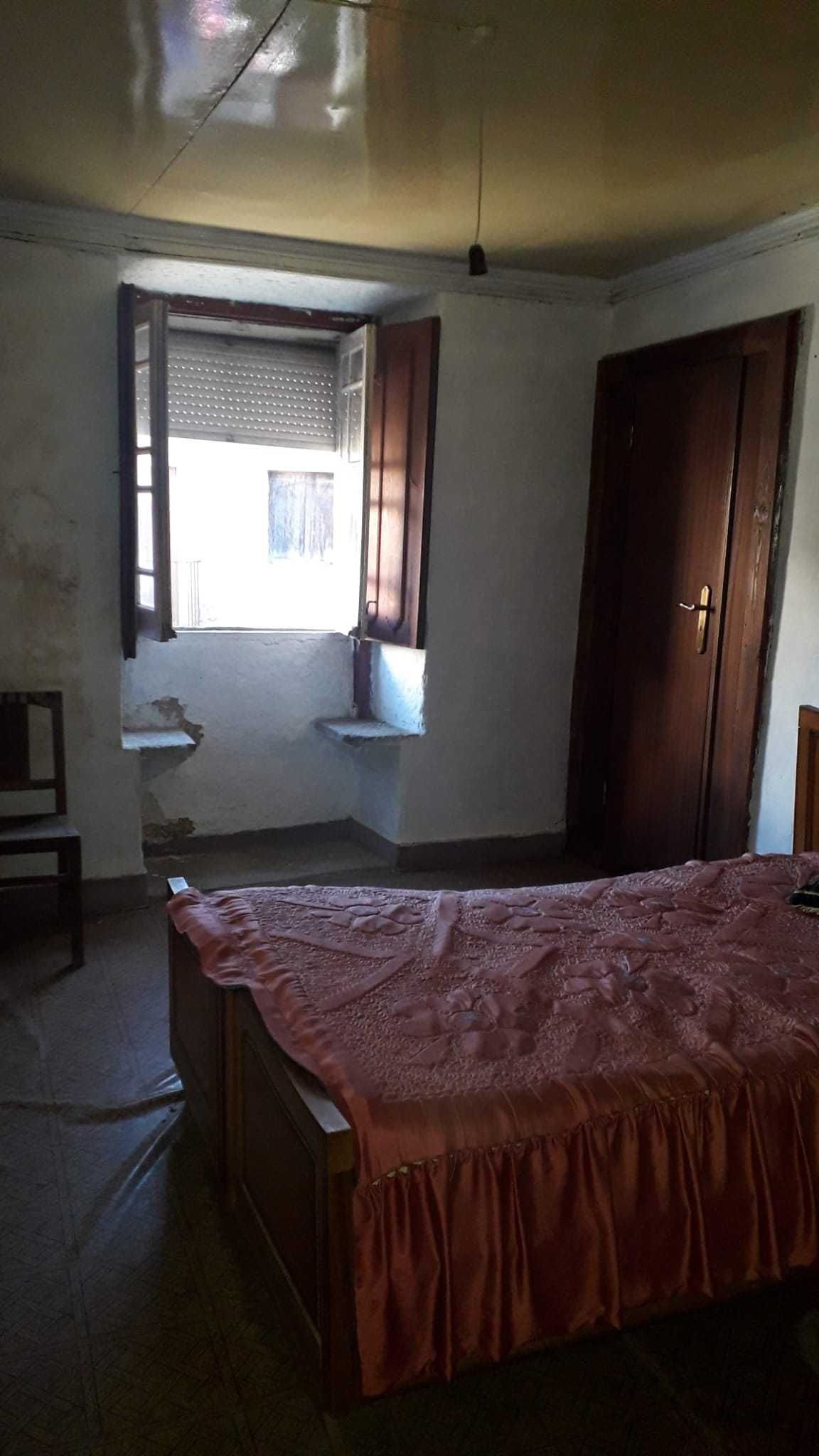 Moradia para remodelar - Águas, Penamacor