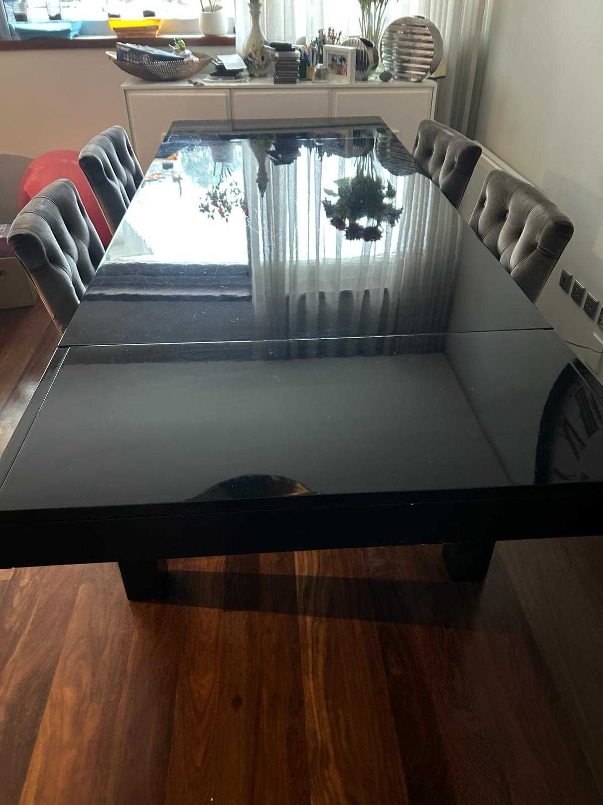 Mesa de Jantar Extensível c/ 4 Cadeiras