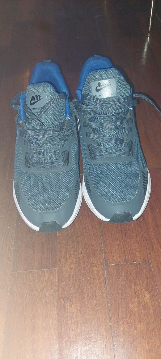 Bom tenis nike zom