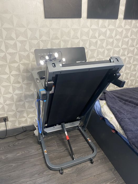 Продам беговую дорожку vigor